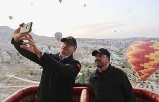 Belediye Başkanı Arı, Eski Bakan Kürşat Tüzmen...