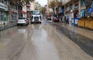 Belediye ekiplerince kapsamlı temizlik yapıldı