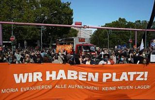 Berlin’de Moria’daki mülteciler için miting...