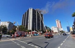 Beşiktaş’ta iş merkezinde yangın