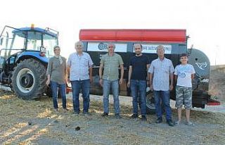 Bilecik’te katı gübre dağıtma römorku tanıtıldı