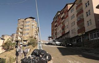 Bina sahiplerinin atağı bir ton çöp toplandı