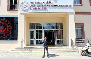 Bir yaşında tanıştığı kurumda memur oldu