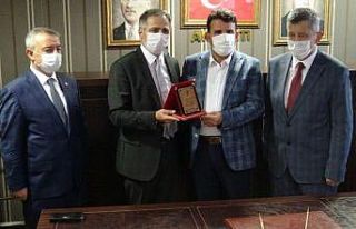 Bozkurt mazbatasını aldı, göreve başladı