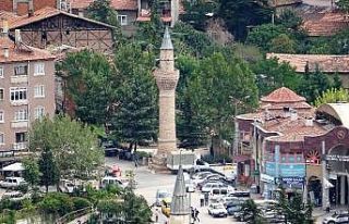 Bu minareyi gören camiyi arıyor