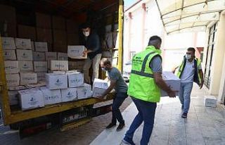 Buca Belediyesinden okullara 100 tonluk hijyen malzemesi