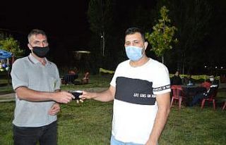 Bulduğu para dolu cüzdanı sahibine teslim etti