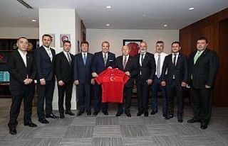 Bursaspor Başkanı Erkan Kamat, TFF Başkanı Nihat...