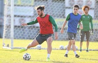 Bursasporlu futbolcuya Süper Lig’den iki talip