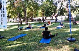 Büyükşehir Belediyesi’nin sabah sporlarına yoğun...