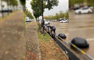 Büyükşehir ekipleri yağışa karşı mücadele...