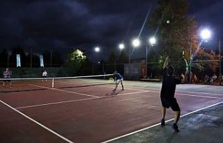 Büyükşehir tenis tutkunlarını buluşturdu