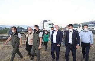 Büyükşehirden söndürme çalışmalarına destek
