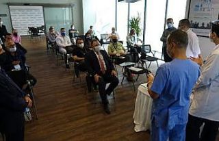 Canlı cerrahi eşliğinde interaktif oturum