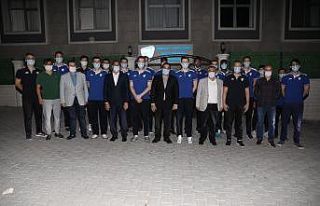 Canpolat’tan sporculara moral ziyareti