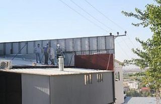 Çatıda çalışırken elektrik akımına kapılıp...