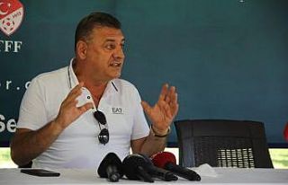 Çaykur Rizespor yeni transferlerini tanıttı