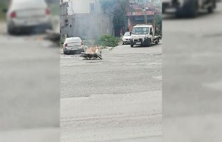 Ceza yazılmasına kızan sürücü motosikletini...
