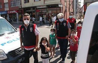 Çocukları okula çocuk polisi götürdü