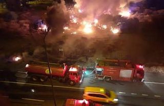 Çöp eşyaların olduğu alanda çıkan yangın korkuttu