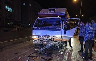 Çorum’da kamyonet traktörle çarpıştı: 1 yaralı