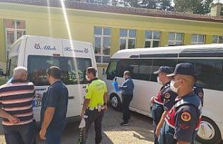 Daday’da öğrenci servislerine korona virüs eğitimi