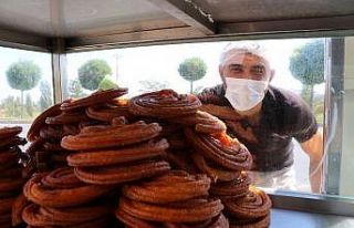 Dede mesleğini böyle yaşatıyor, kamyoneti tatlıcıya...