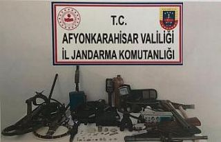 Define avcılarına operasyon: 2 gözaltı