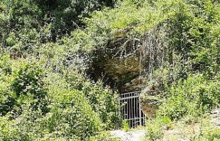 Demir korkuluklar arkasında binlerce yıllık tarih...