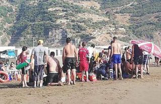 Denize giren 3 kişi boğulmaktan kurtarıldı