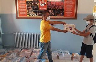 Ders kitapları öğrencilere teslim edilmeye başlandı