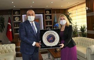 Dışişleri Bakanı Çavuşoğlu’ndan AÜ projelerine...