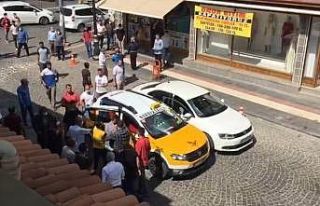 Diyarbakır’da yol verme tartışması meydan kavgasına...