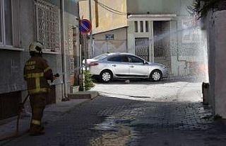Doğalgaz kutusu alev aldı