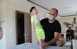 Doktorlar "Üç ay yaşar" dedi, 2,5 yaşında...