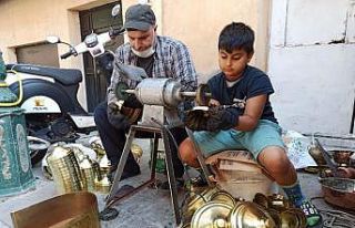 Dokuz yaşındaki minik nikelajcı