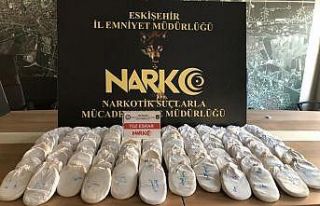 ’Dur’ ihtarına uymayan araçtan 25 kilogram esrar...