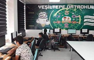 EBA destek noktalarında öğrencilere eğitim desteği...