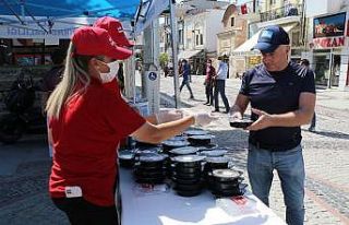 Edirne Valiliğinden vatandaşlara aşure ikramı
