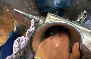 Elini kıyma makinesine kaptıran genç kızın yardımına...