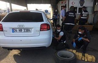 Emekli polisin aracından 61 kilo 750 gram eroin çıktı