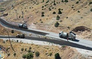 Emirgazi ve Halkapınar’da mahalle yolu ağı genişliyor