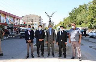 Erciş Belediyesi Kışla Caddesi’ni dekoratif direklerle...