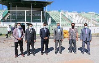 Erciş Şehir Stadyumunun çimleri yenileniyor