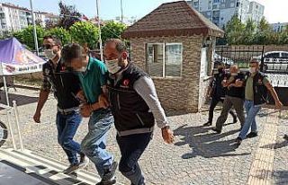 Eroin ve metamfetamin maddesi ile yakalanan şahıslar...