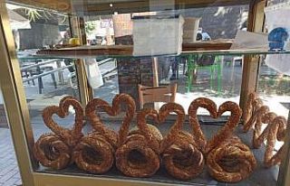 Eskişehir’de kalp şeklinde simit