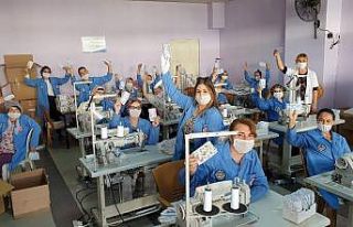 Fabrika gibi çalıştılar, 162 bin maske, 6 ton...