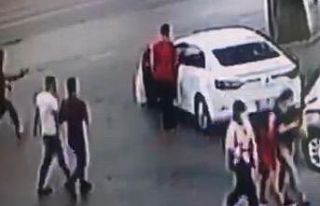 Fatih’te cami çıkışı silahlı saldırı kamerada