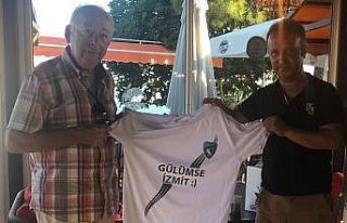 Fatma Kaplan’dan eski Kocaelisporlu antrenöre hediye