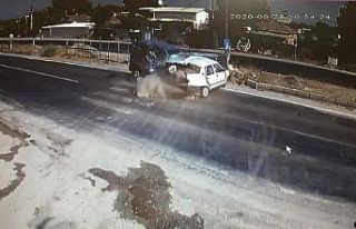 Feci kaza anı güvenlik kamerasına yansıdı